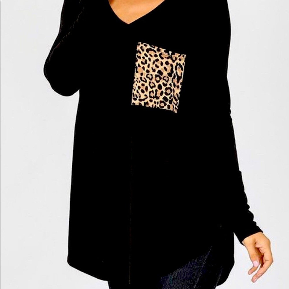 Zenana Leopard Pocket V-Neck Knit Shirt